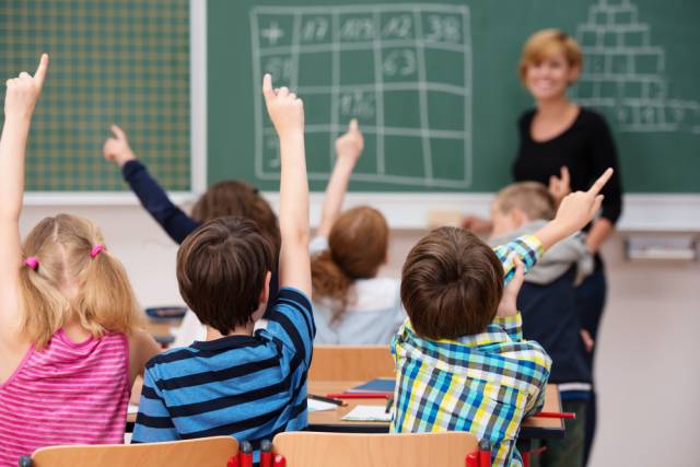 В Брянской области учительница лишилась работы за интимную связь с несовершеннолетним учеником