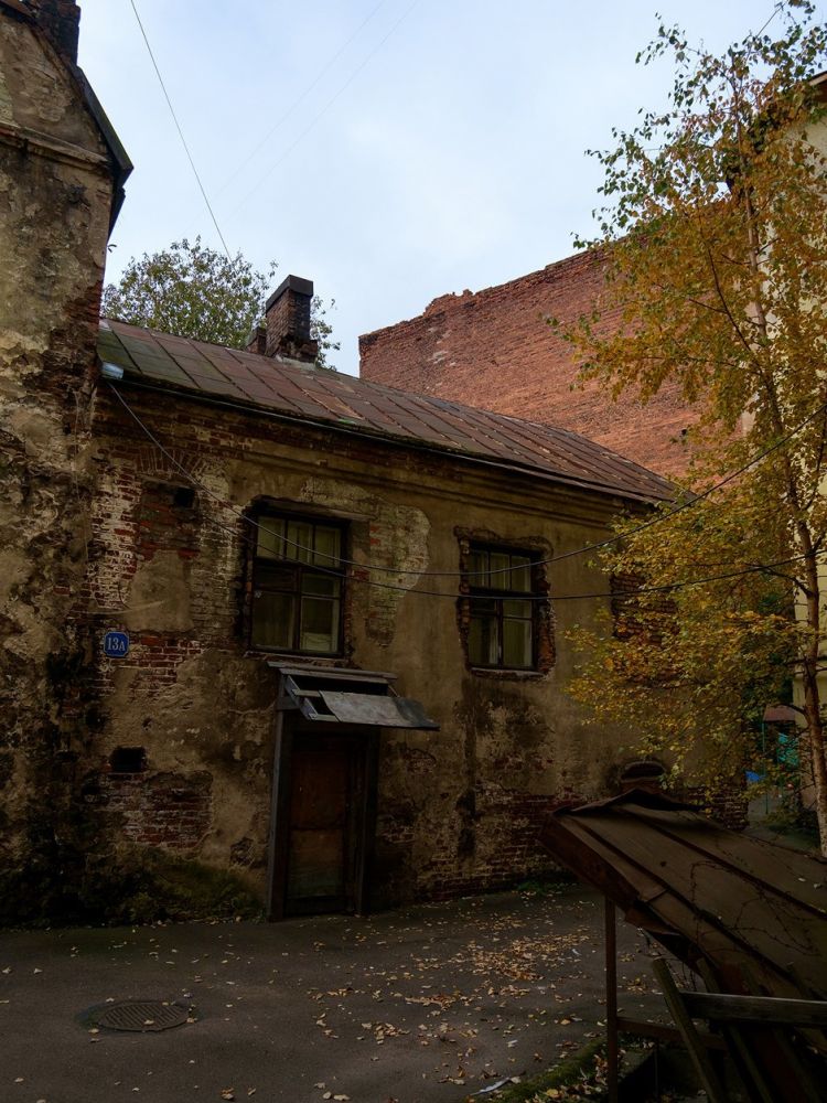 7 фото самого старого жилого дома в России