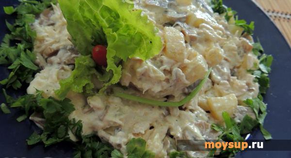 Салат с курицей и грибами слоями рецепт Салат с курицей и грибами слоями рецепт
