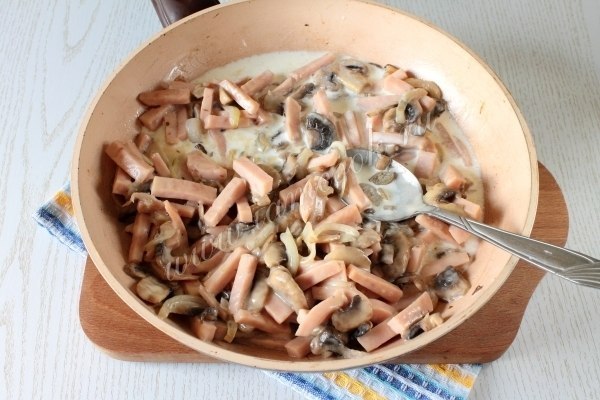 ПАСТА С ВЕТЧИНОЙ И ГРИБАМИ ПАСТА С ВЕТЧИНОЙ И ГРИБАМИ