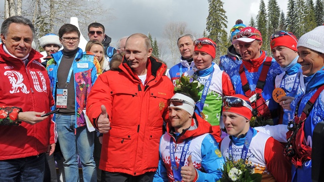 Зачем Путин отпустил спортсменов России под нейтральным флагом? Зачем Путин отпустил спортсменов России под нейтральным флагом?