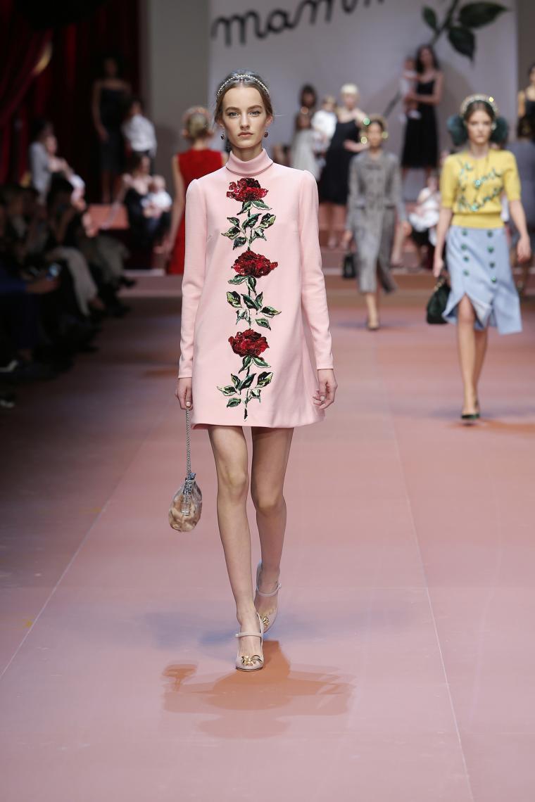 Dolce & Gabbana Осень-Зима 2015-2016. Нет слов, это просто надо видеть... Dolce & Gabbana Осень-Зима 2015-2016. Нет слов, это просто надо видеть...