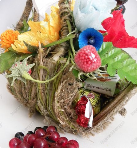 Мастер-класс Свит-дизайн День рождения День учителя Бумагопластика МК сумочки Лесная полянка Бумага гофрированная Жёлуди Клей Листья Материал природный Мешковина Проволока Пряжа фото 36