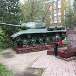 Сотрудники управы Хорошево-Мневников возложили цветы к 13 мемориалам воинской славы