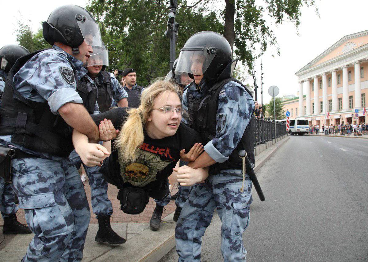 Протесты в Гонконге и Москве: ожидаемая «неожиданность» Протесты в Гонконге и Москве: ожидаемая «неожиданность»
