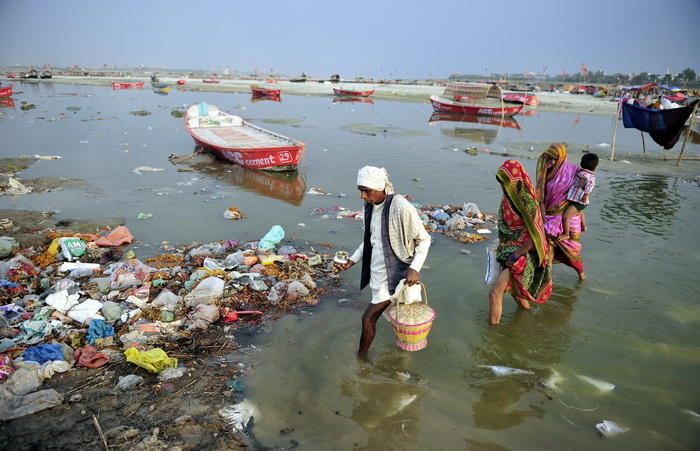 «Ганг, твои воды замутились»: Индийцы решили очистить Великую реку