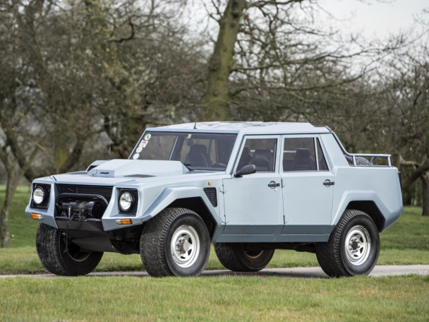 Lamborghini lm700