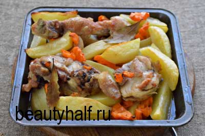 Картошка с курицей, запеченная в духовке