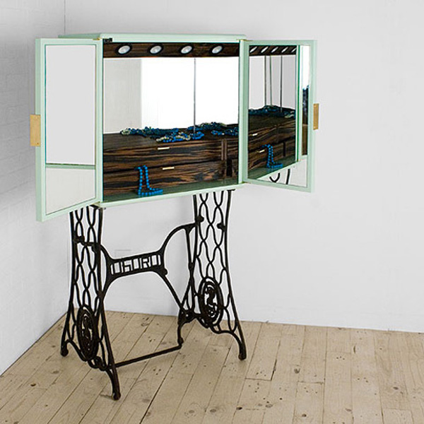 3-ways-to-repurpose-old-treadle-sewing-machine-2