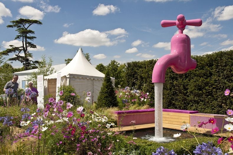   ",   " (Magic Tap Fountain) , 