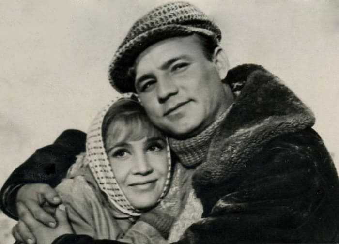 Кадр из фильма *Девчата*, 1961 | Фото: kino-teatr.ru Надежда Румянцева. Биография личная жизнь, семья и дети, творчество актрисы (фото)