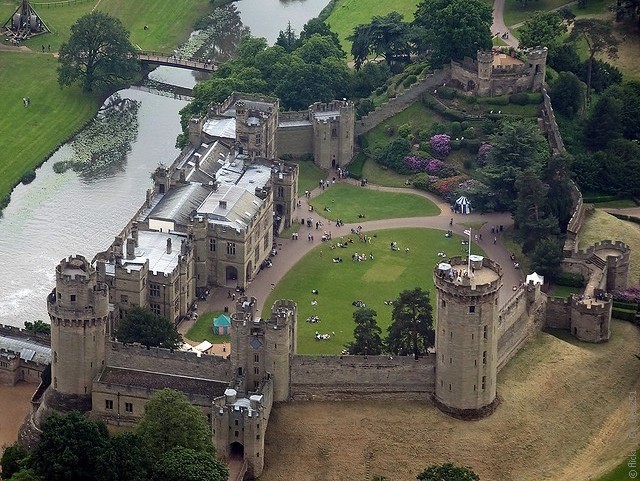   (Warwick Castle)