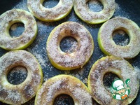 Гренки c печеными яблоками и вишневым соусом ингредиенты