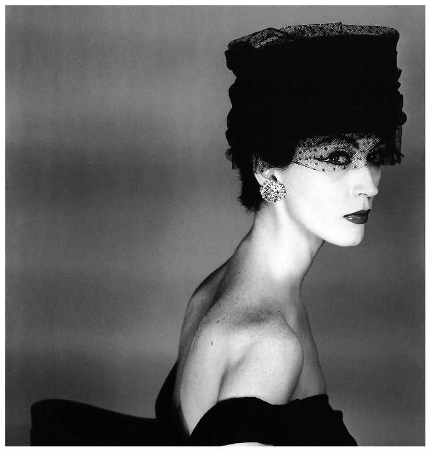 Dovima, hat by Svend for Madeleine de Rauch, Paris studio, French Vogue, 1956 Photo Henry Clarke.jpg Dovima, hat by Svend for Madeleine de Rauch, Paris studio, French Vogue, 1956 Photo Henry Clarke.jpg
