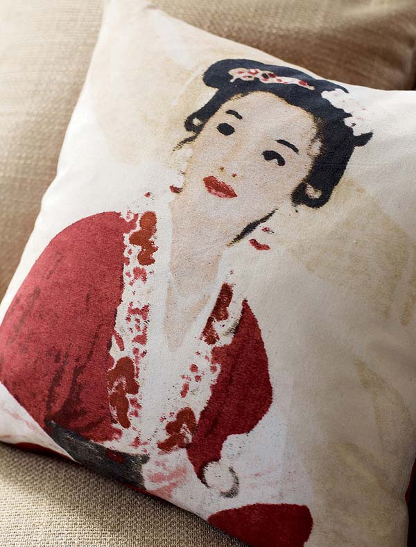   .      Laura Ashley