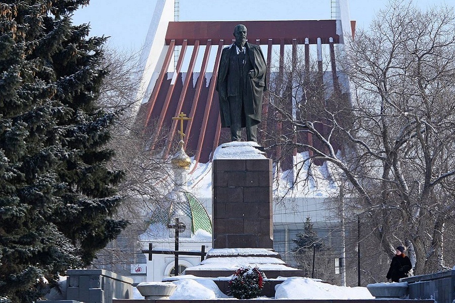 Наплевать на соцопрос, убрать памятник Ленину из центра Омска