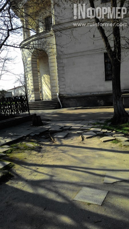 Критические прогулки по историческому центру Севастополя (фото)