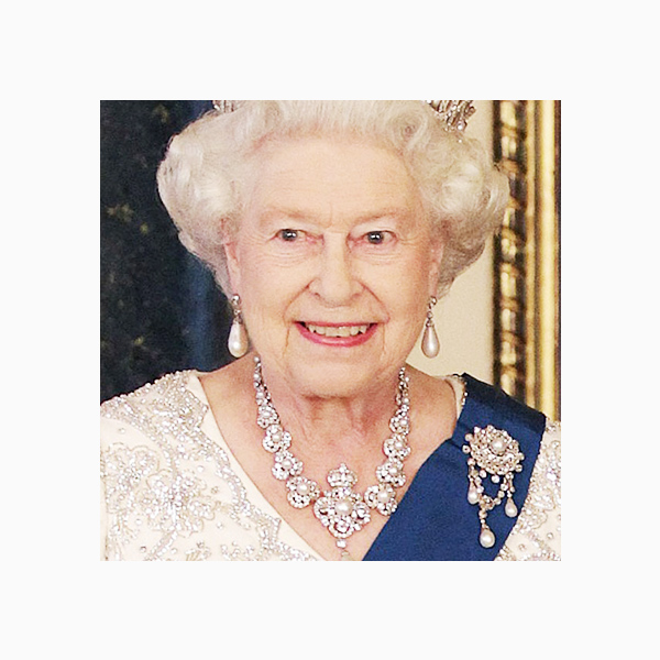 008 small Любимые броши британской королевы Елизаветы II