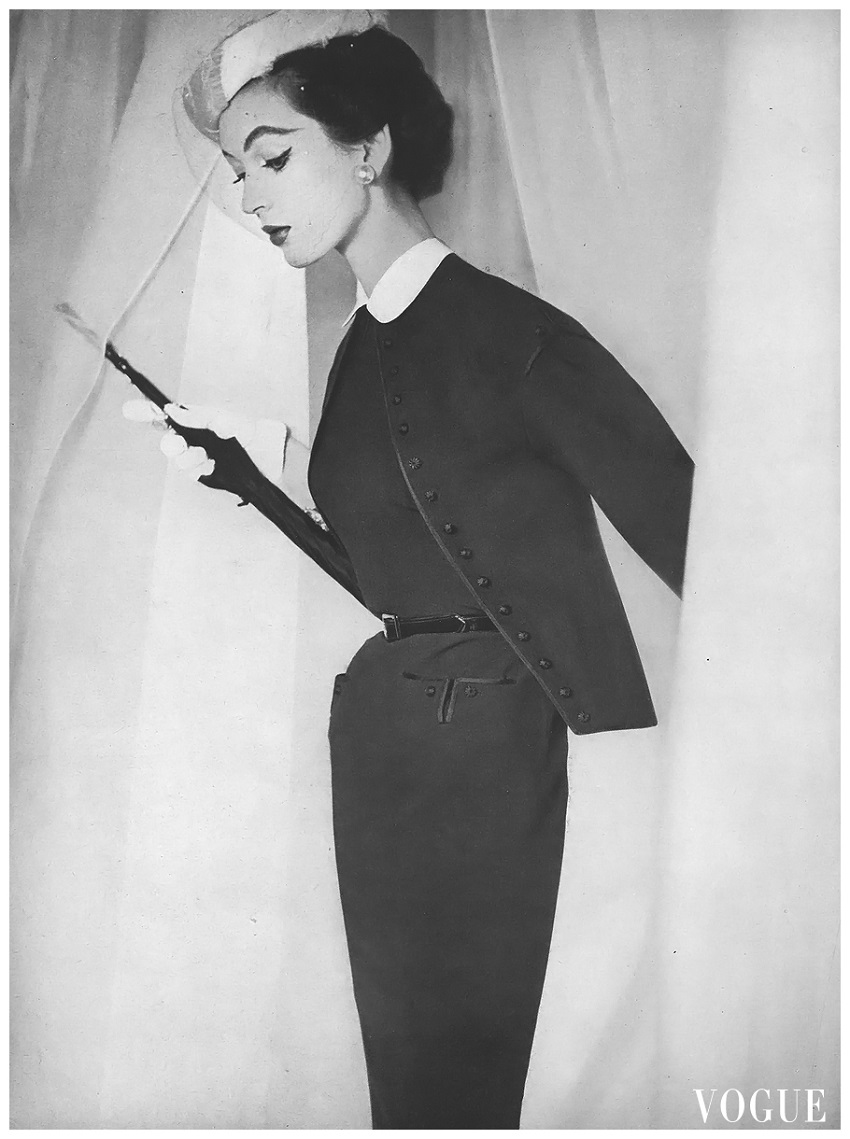 Dovima Vogue, March 15, 1953 Photo Horst P. Horst.jpg Dovima Vogue, March 15, 1953 Photo Horst P. Horst.jpg