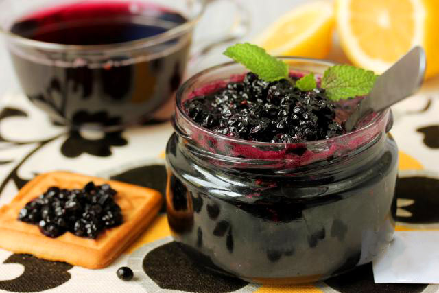 Что связано с бузиной Что связано с бузиной