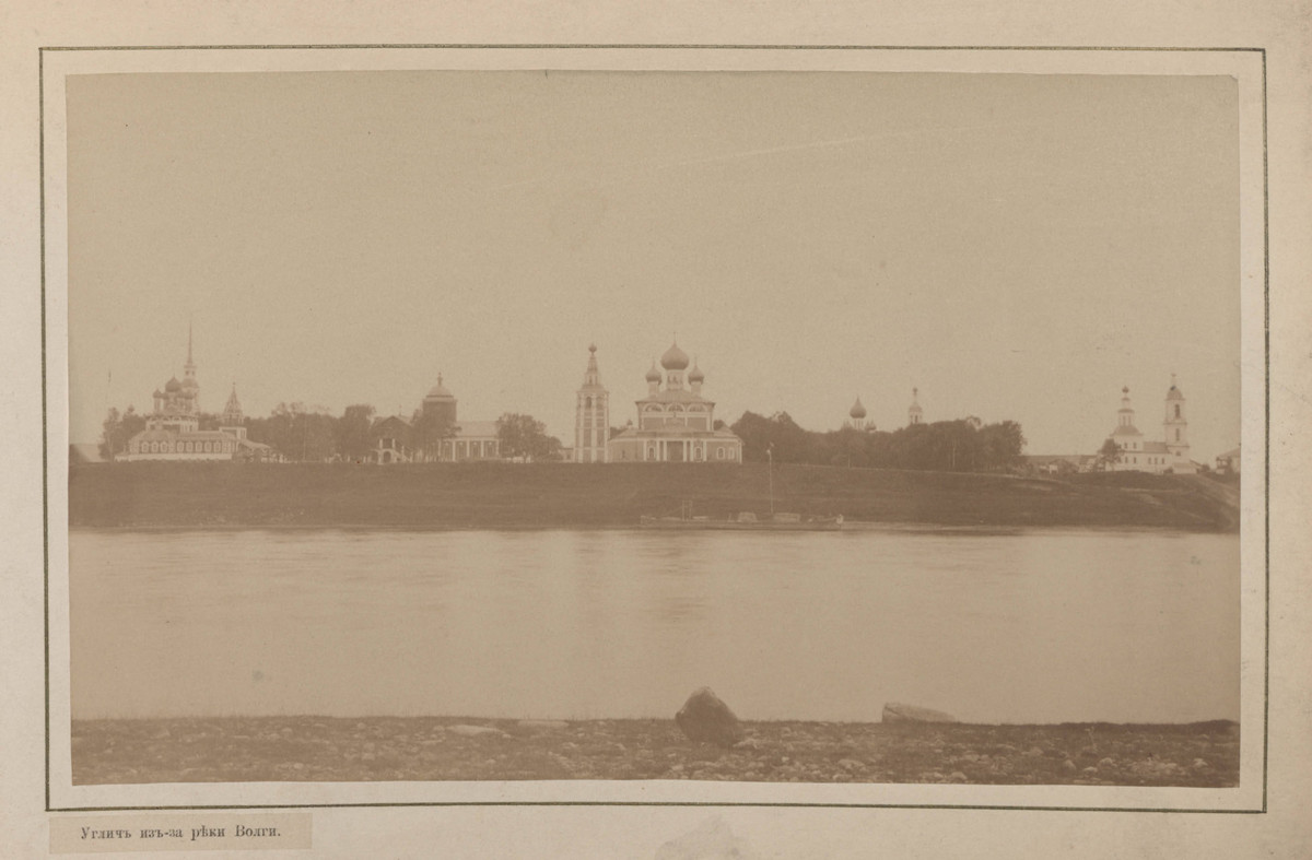 Hramy-goroda-Uglicha-v-starinnyh-foto 2