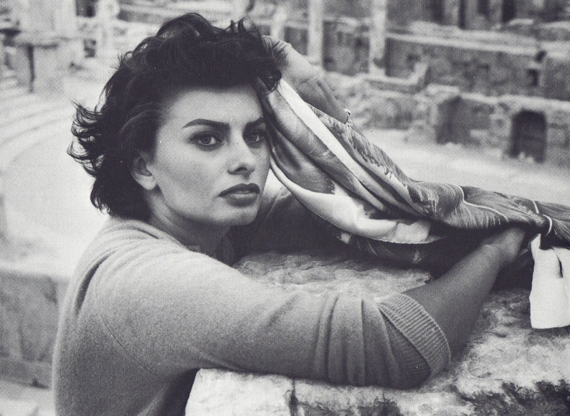      .  / Sophia Loren. Photo