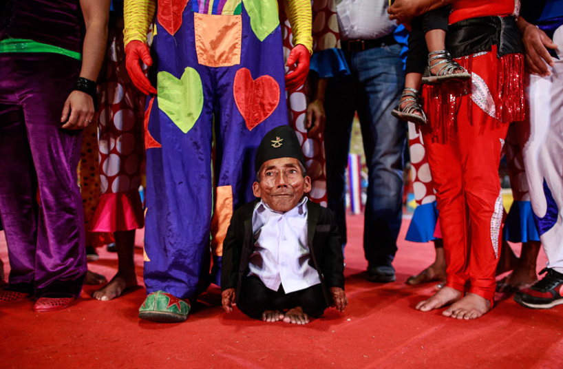 Рост самого низкого человека в мире, 72-летнего гражданина Непала Чандра Бахадур Данги, составляет всего 54,6 см. интересное, фото