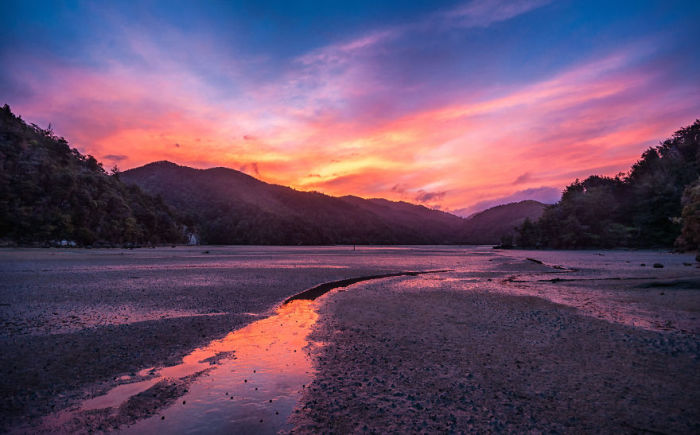Абель Тасман, Закат (Abel Tasman Sunset). Автор фото: Энтони Харрисон (Anthony Harrison).