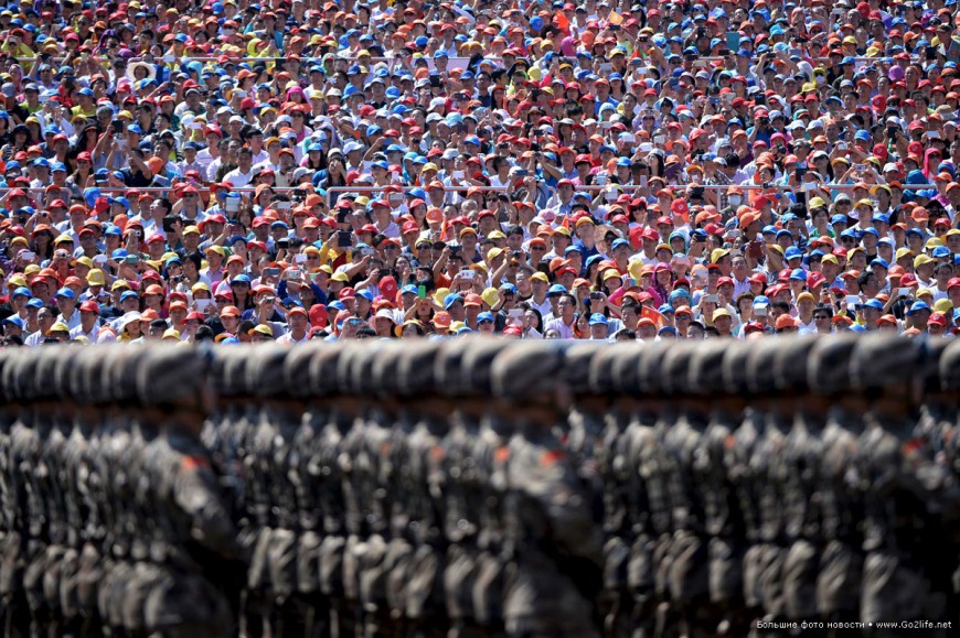 Грандиозный военный парад в Пекине