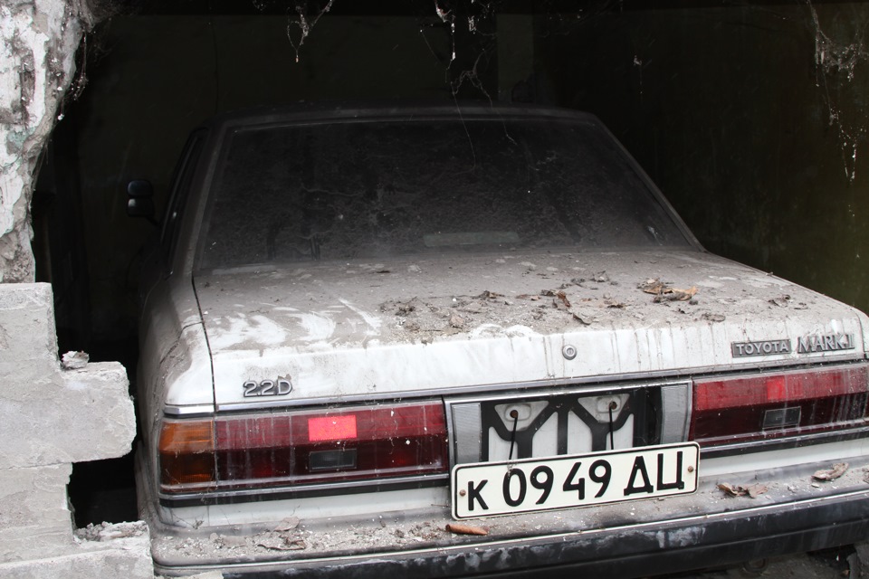 Toyota Mark II 1984-го года замурованная за стеной Mark II, toyota, находка