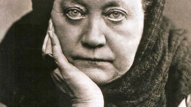 «Тайная доктрина»: чему Елена Блаватская научила Гитлера