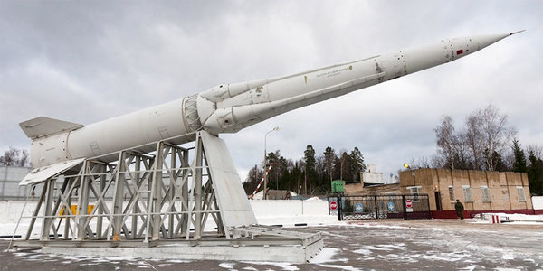 Памятник с электро-весовым макетом ракеты А-925 / 51Т6 пос.Софрино-1 под Москвой