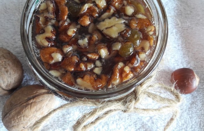 Очень вкусное варенье. \ Фото: youtube.com. 8 блюд с грецкими орехами, которые подойдут и на ужин, и для праздничного стола