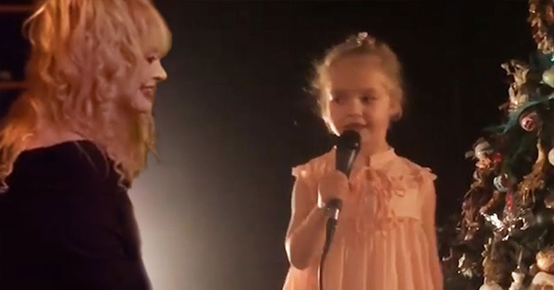 Картинки по запросу 6-летняя Лиза Галкина спела песню Раймонда Паулса Миллион алых роз и поздравила его с днем рождения