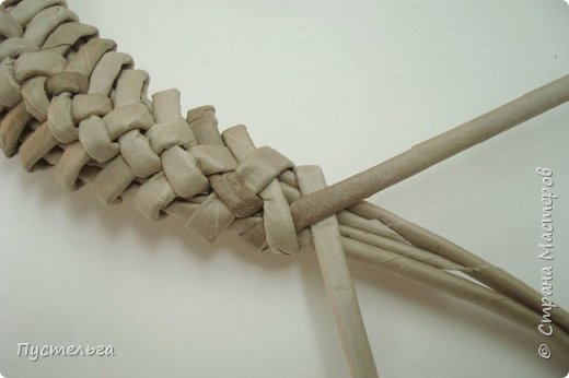 ПЛЕТЕНИЕ ИЗ ГАЗЕТ ЯЩЕРКИ