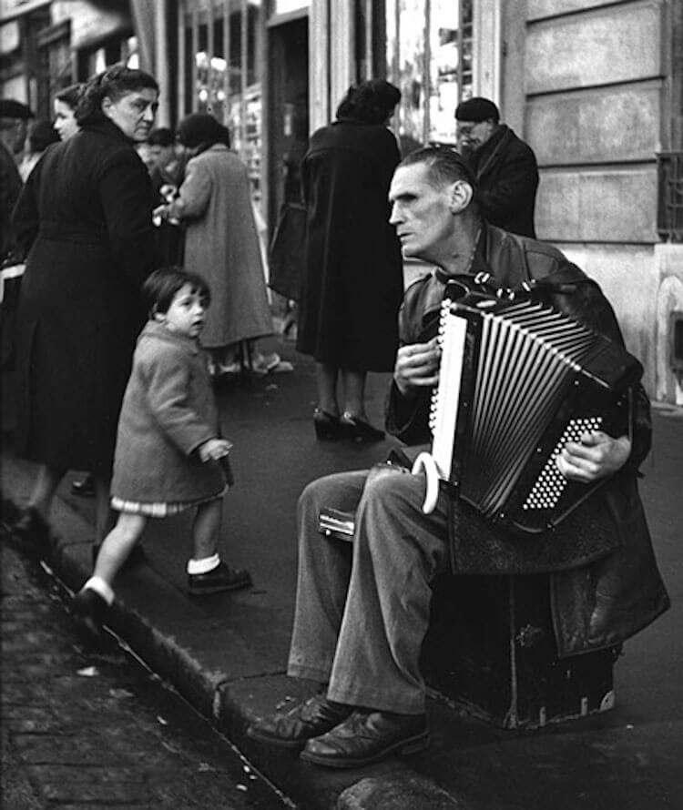 Послевоенный Париж в фотографиях Sabine Weiss