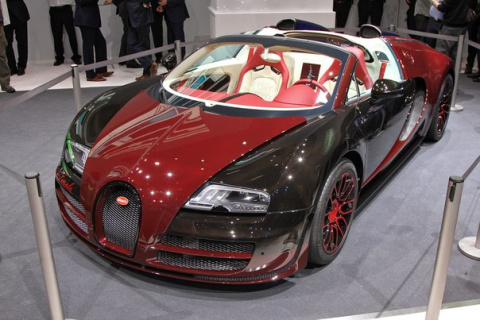 В Женеву привезли последний Bugatti Veyron