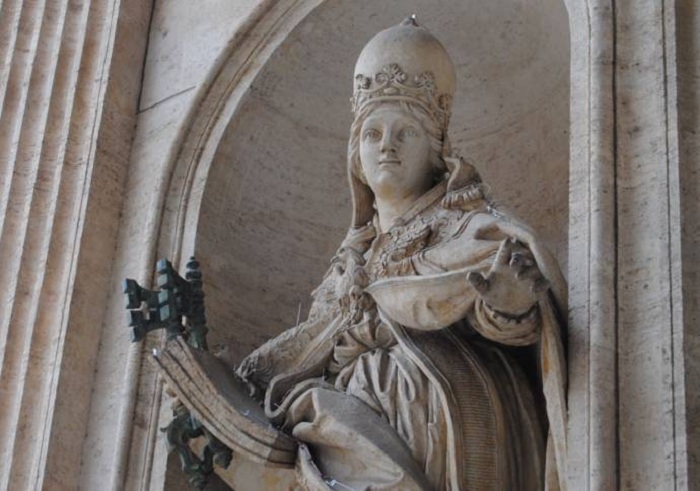 Папа Римский - женщина: величайшая загадка католической церкви