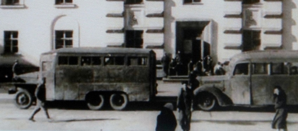 Норильский автобус на шасси грузовика Studebаker US 6, послевоенные годы: Studebaker, Студебеккер, военная техника