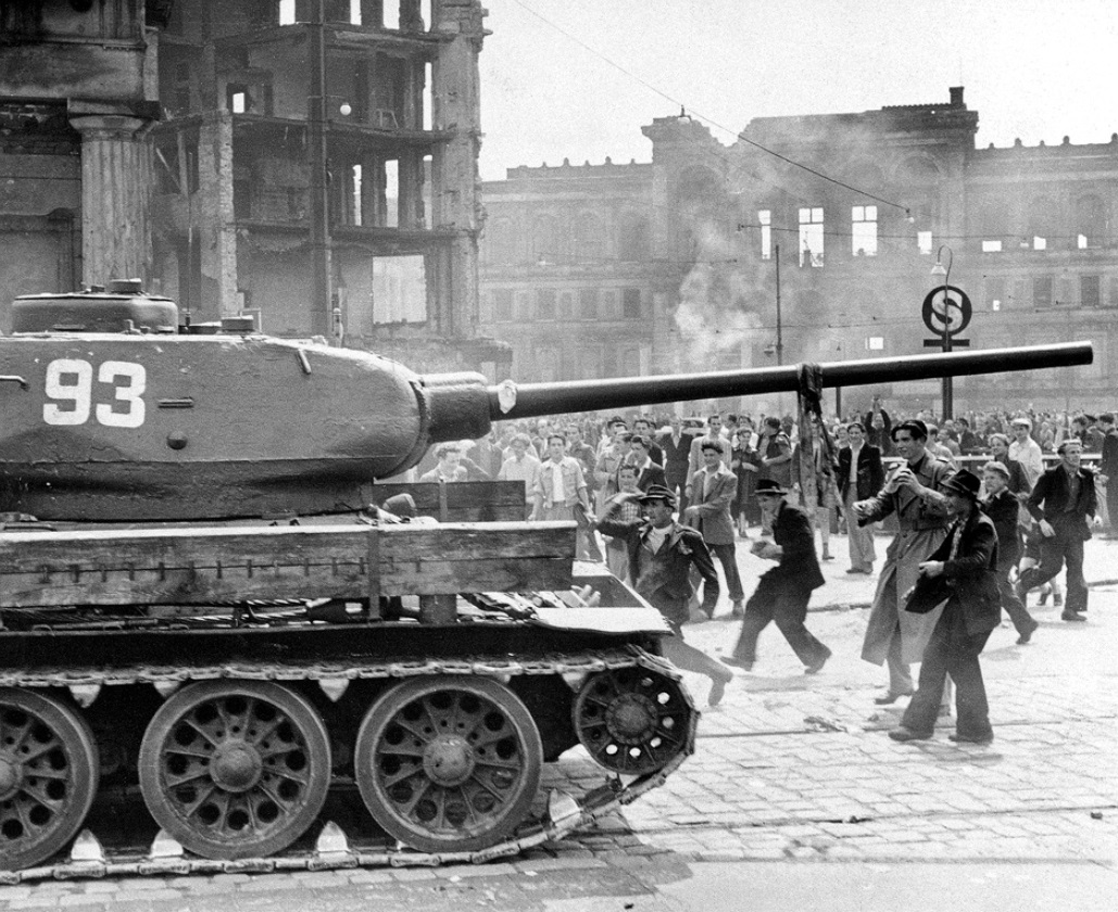 Как немцы в 1953-ем хотели "русского Ивана" домой прогнать Как немцы в 1953-ем хотели "русского Ивана" домой прогнать