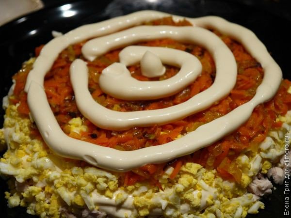 Салат слоеный с курицей