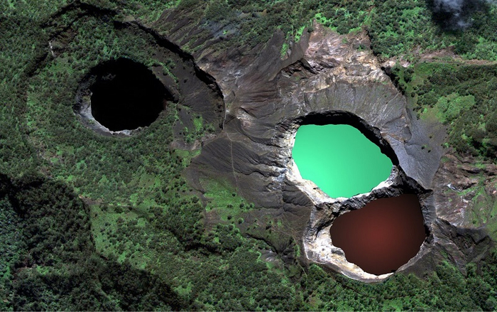 9-Цветные озера вулкана Келимуту (700x439, 402Kb)
