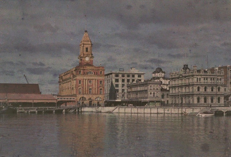 Ferry buildings, 1915, Auckland, by Robert Walrond.jpg