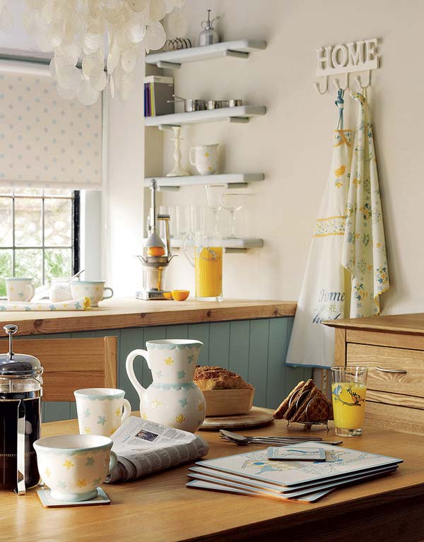   .      Laura Ashley
