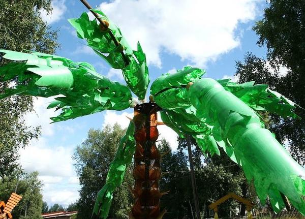 пальма из пластиковых бутылок, фото с сайта turistclub.tomsk.ru
