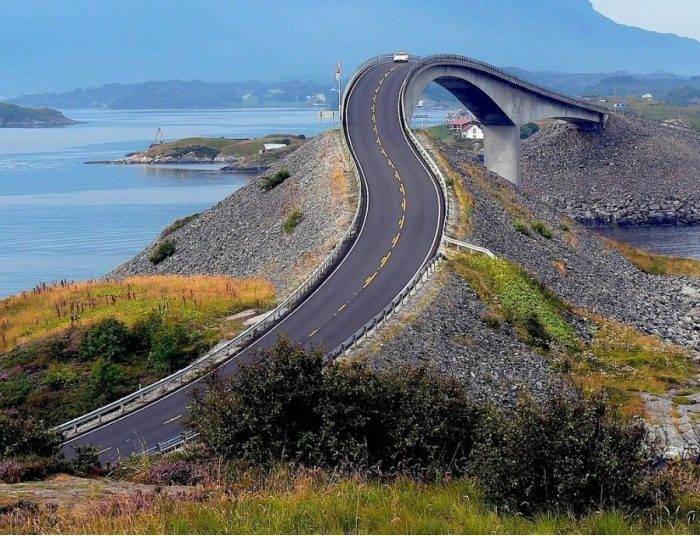 Сторсезандетский мост (Storseisundet bridge) в Норвегии