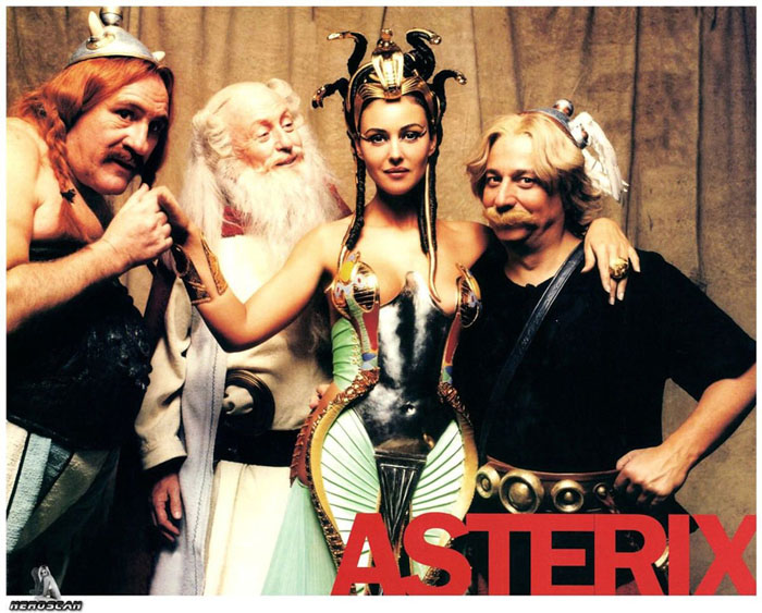 Моника Белуччи (Monica Bellucci) в фотосессии для фильма «Астерикс и Обеликс: Миссия «Клеопатра» (Asterix & Obelix Meet Cleopatra) (2002), фотография 13