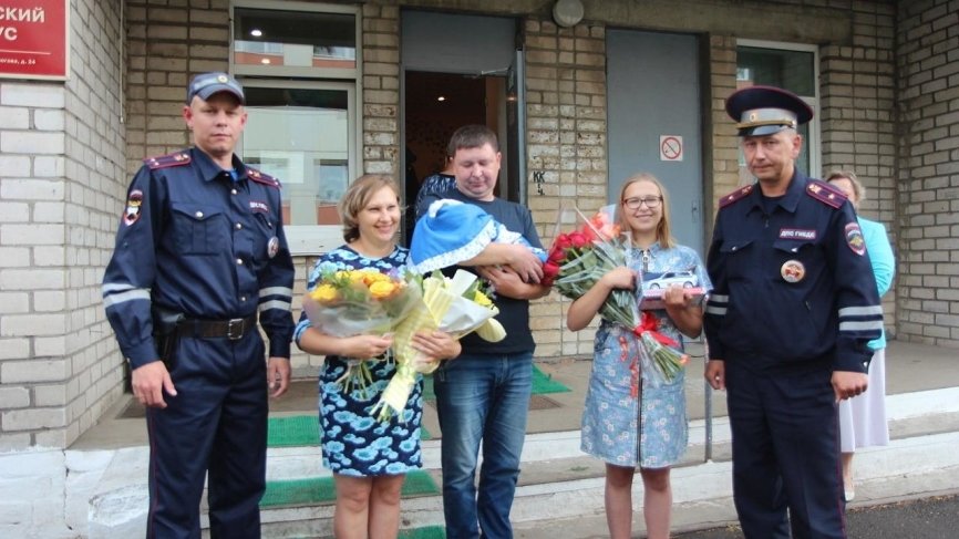 В 13 роддомах Москвы начали выдавать свидетельство о рождении ребёнка в день выписки