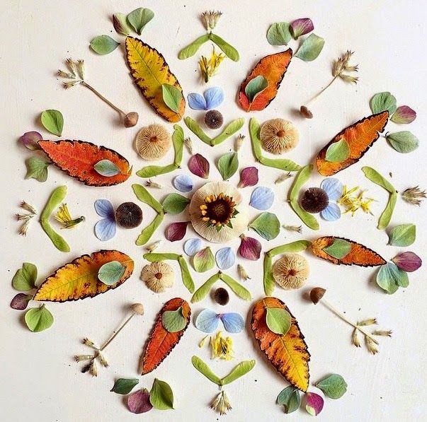 Композиция из листьев