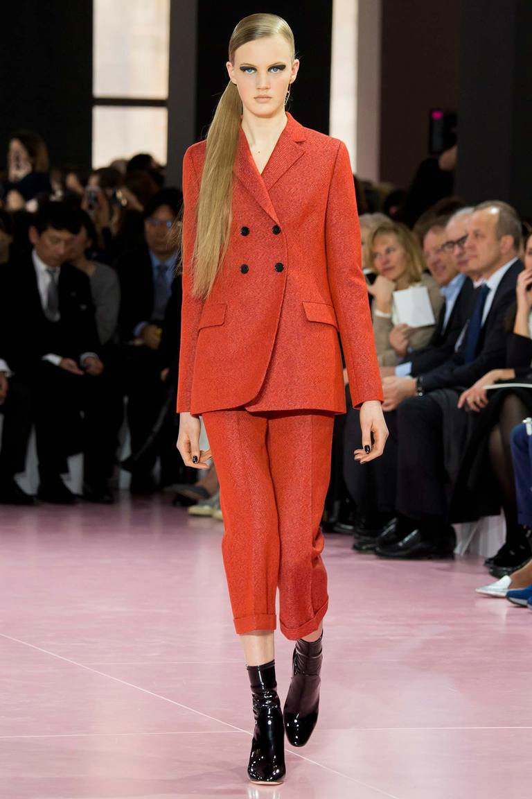 CHRISTIAN DIOR ОСЕНЬ-ЗИМА 2015/2016 CHRISTIAN DIOR ОСЕНЬ-ЗИМА 2015/2016